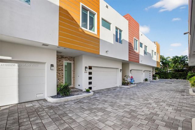 606 NE 8th Ave, Fort Lauderdale, FL 33304