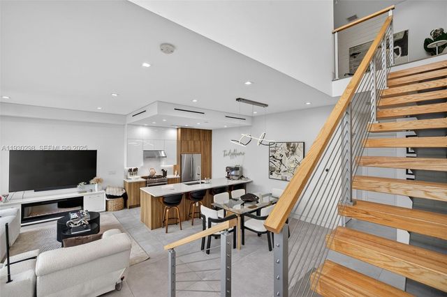 606 NE 8th Ave, Fort Lauderdale, FL 33304