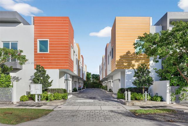 606 NE 8th Ave, Fort Lauderdale, FL 33304