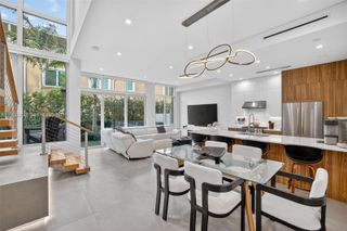 606 NE 8th Ave, Fort Lauderdale, FL 33304