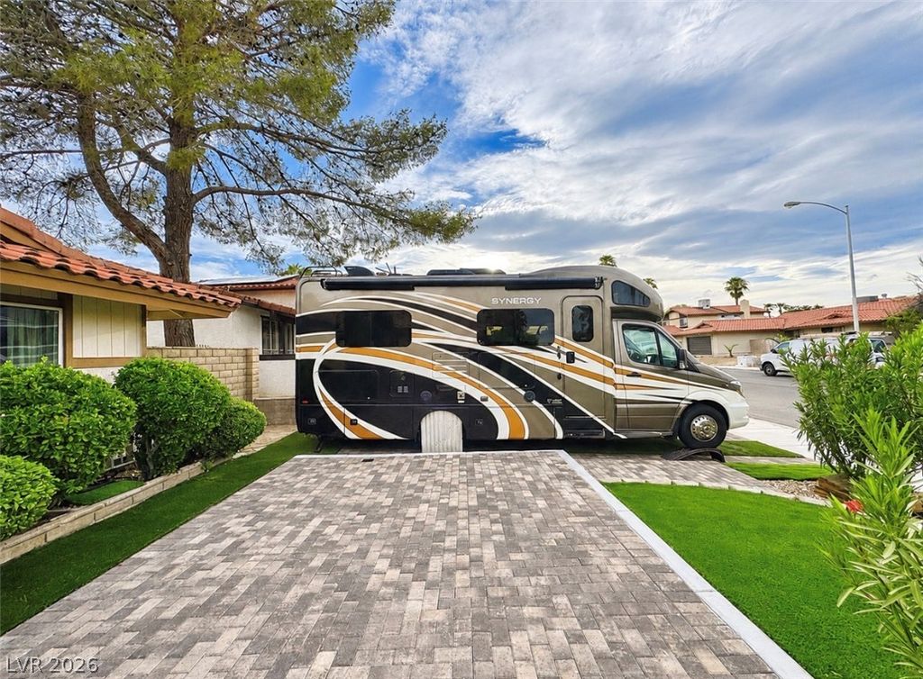 5323 Holbrook Drive, Las Vegas, NV 89103 — photo 2