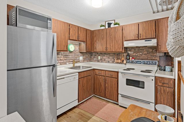 1871 Silver Bell Road 309, Eagan, MN 55122
