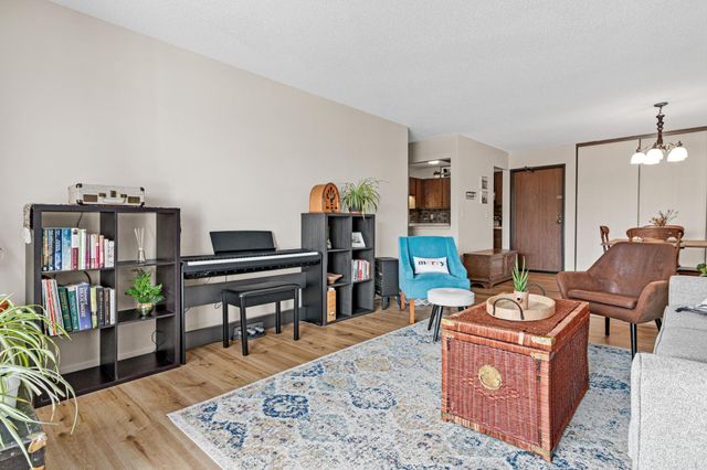 1871 Silver Bell Road 309, Eagan, MN 55122