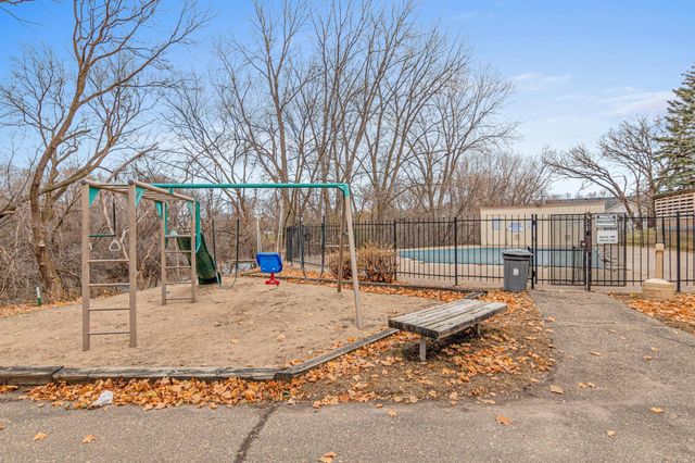 1871 Silver Bell Road 309, Eagan, MN 55122
