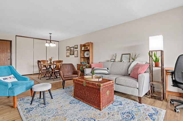 1871 Silver Bell Road 309, Eagan, MN 55122