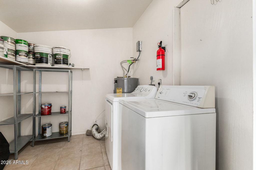 Image 25 of property listing at 577 W MAGDALENA Drive, Tempe, AZ 85283