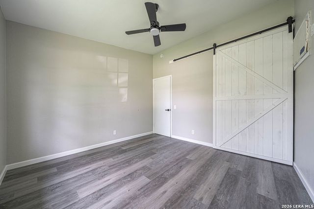 6011 MISTY VALLEY DR, San Antonio, TX 78242