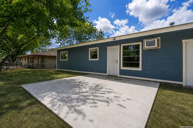 6011 MISTY VALLEY DR, San Antonio, TX 78242