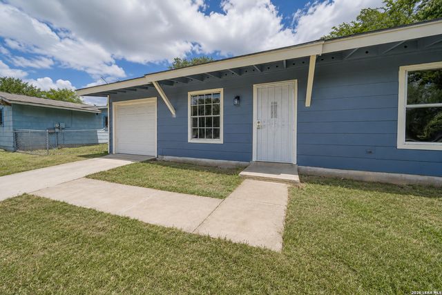 6011 MISTY VALLEY DR, San Antonio, TX 78242