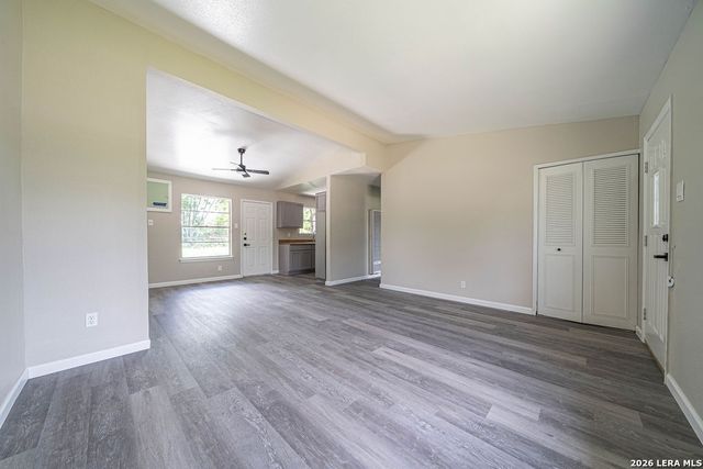 6011 MISTY VALLEY DR, San Antonio, TX 78242