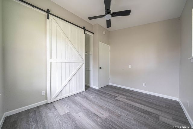 6011 MISTY VALLEY DR, San Antonio, TX 78242