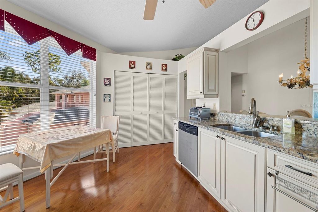 Image 15 of property listing at 4220 PINEBROOK CIRCLE 10, Bradenton, FL 34209