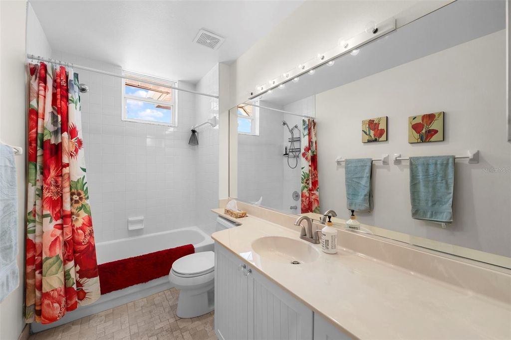 Image 20 of property listing at 4220 PINEBROOK CIRCLE 10, Bradenton, FL 34209