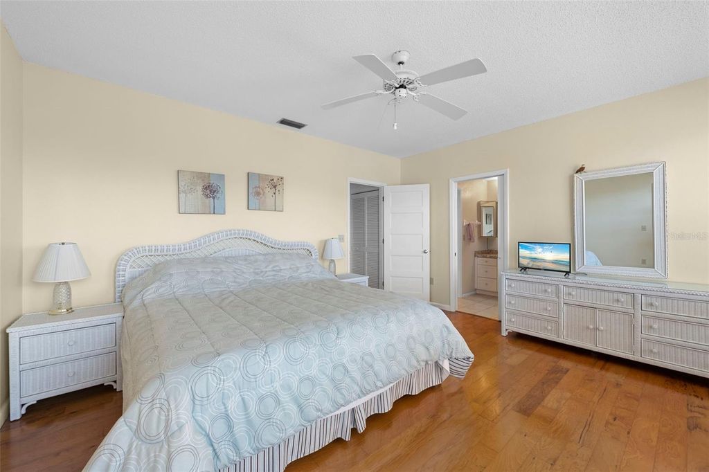 Image 25 of property listing at 4220 PINEBROOK CIRCLE 10, Bradenton, FL 34209