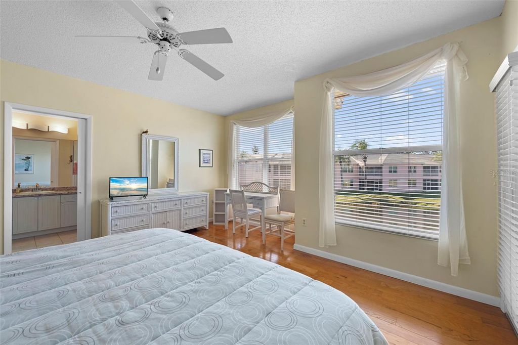 Image 26 of property listing at 4220 PINEBROOK CIRCLE 10, Bradenton, FL 34209