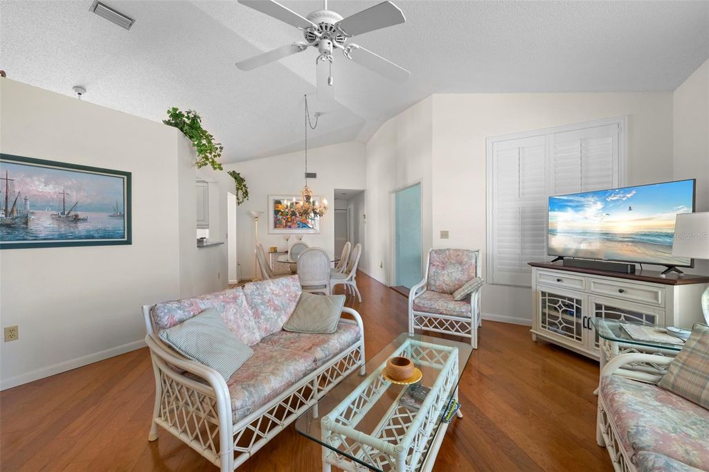 Image 6 of property listing at 4220 PINEBROOK CIRCLE 10, Bradenton, FL 34209