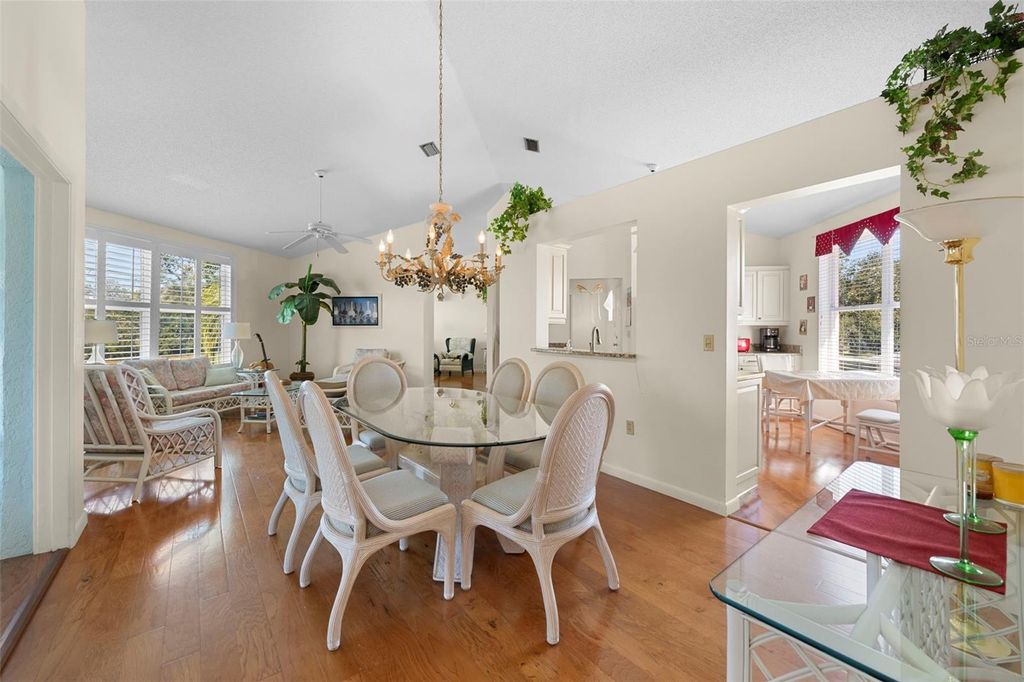 Image 9 of property listing at 4220 PINEBROOK CIRCLE 10, Bradenton, FL 34209