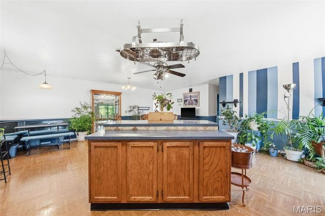 2425 Farnham Court, Florissant, MO 63033