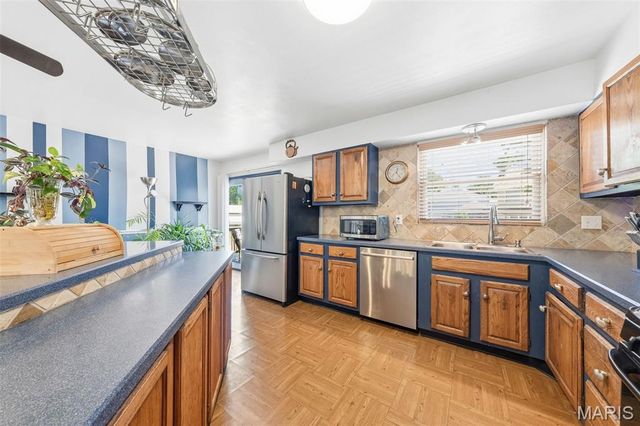 2425 Farnham Court, Florissant, MO 63033