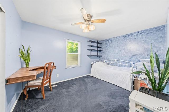 2425 Farnham Court, Florissant, MO 63033