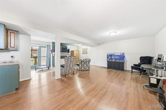 2425 Farnham Court, Florissant, MO 63033