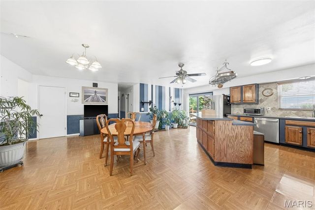 2425 Farnham Court, Florissant, MO 63033