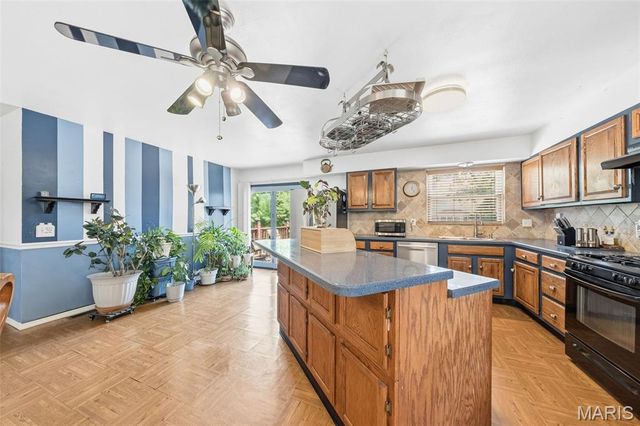2425 Farnham Court, Florissant, MO 63033