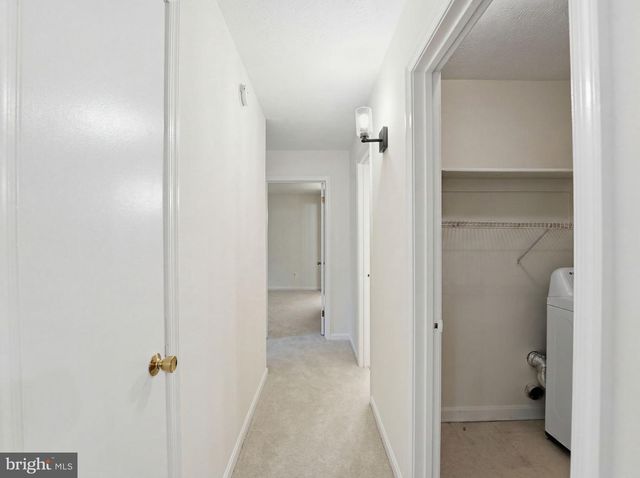 10120 OAKTON TERRACE RD, Oakton, VA 22124