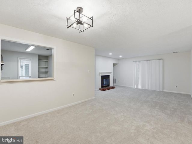10120 OAKTON TERRACE RD, Oakton, VA 22124