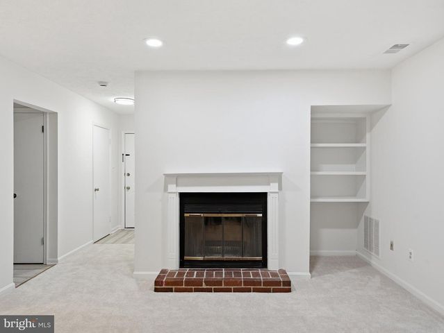 10120 OAKTON TERRACE RD, Oakton, VA 22124