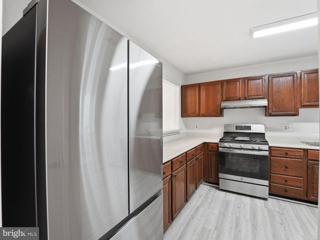 10120 OAKTON TERRACE RD, Oakton, VA 22124