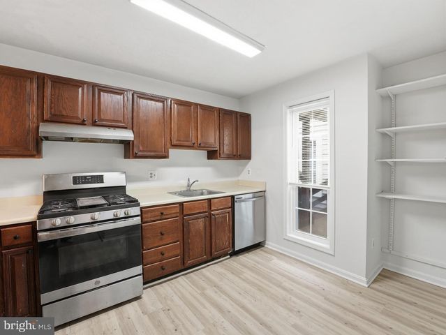 10120 OAKTON TERRACE RD, Oakton, VA 22124