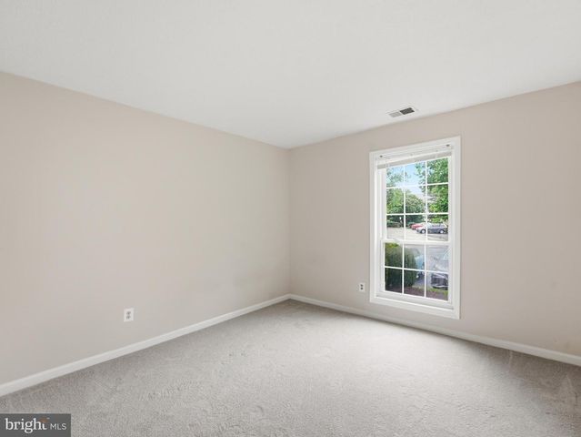 10120 OAKTON TERRACE RD, Oakton, VA 22124