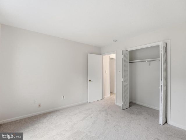 10120 OAKTON TERRACE RD, Oakton, VA 22124