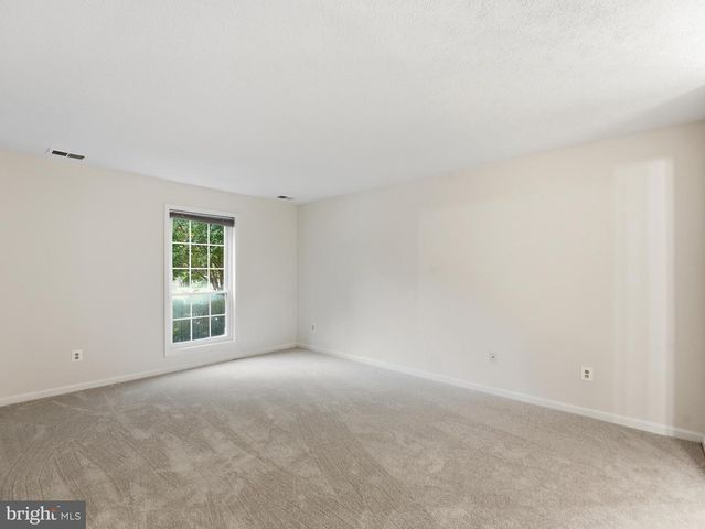 10120 OAKTON TERRACE RD, Oakton, VA 22124