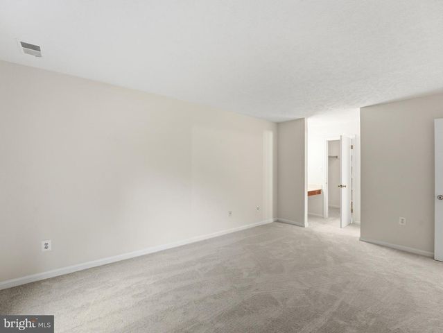 10120 OAKTON TERRACE RD, Oakton, VA 22124