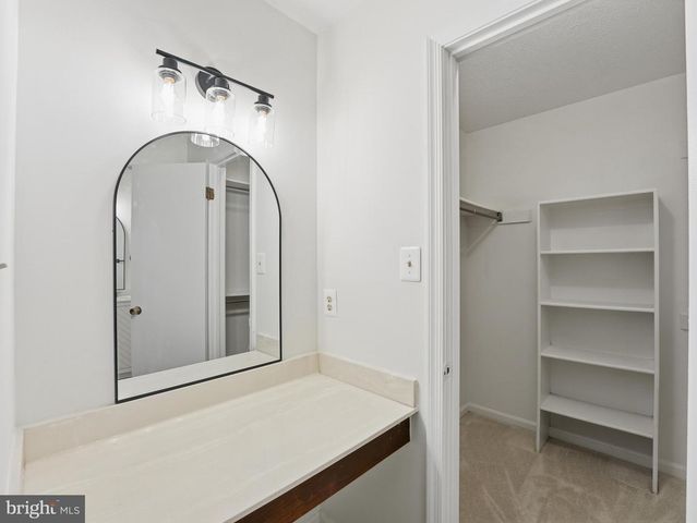 10120 OAKTON TERRACE RD, Oakton, VA 22124
