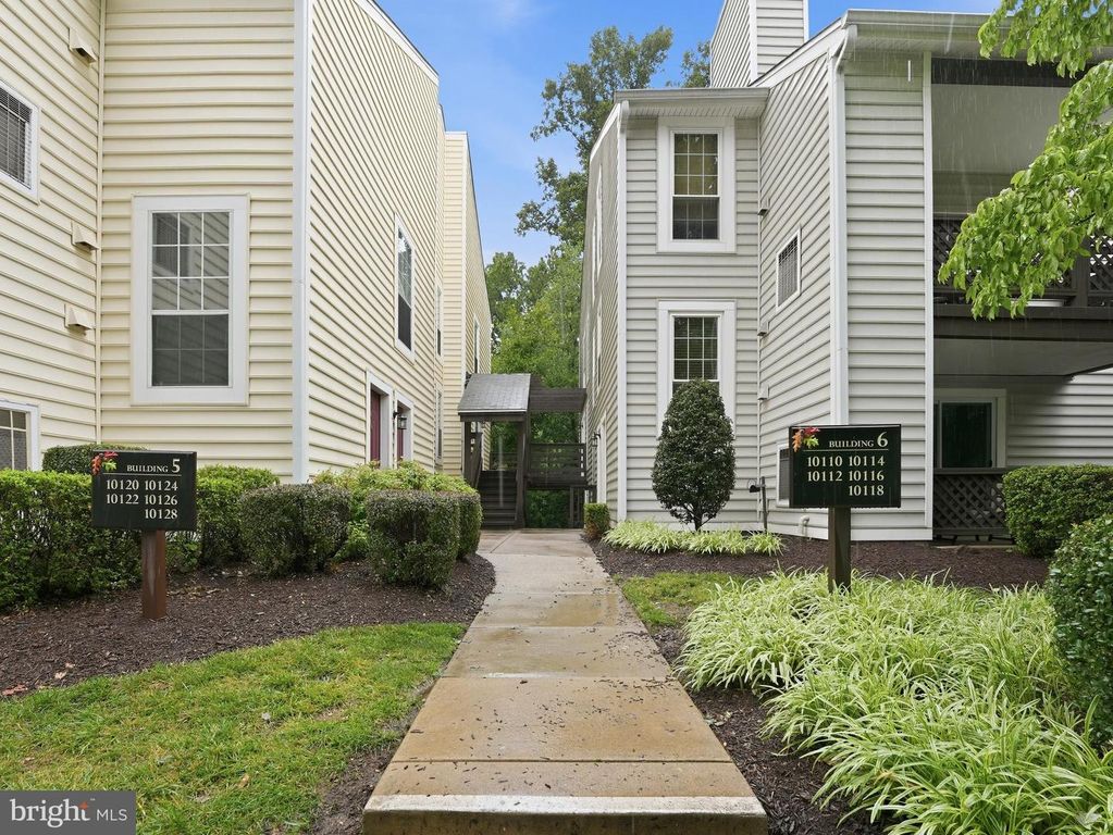 10120 OAKTON TERRACE RD, Oakton, VA 22124