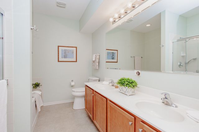 1208 WAVERLY Drive 1208, Volo, IL 60020