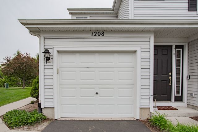 1208 WAVERLY Drive 1208, Volo, IL 60020