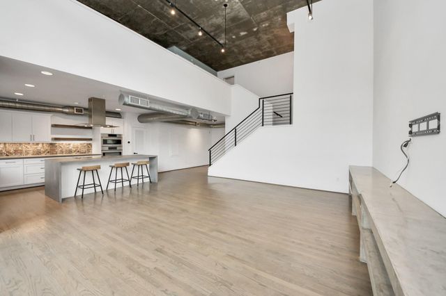 1005 S Shepherd Drive 616, Houston, TX 77019