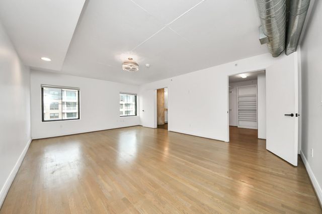 1005 S Shepherd Drive 616, Houston, TX 77019