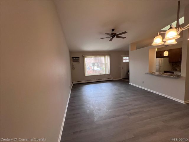 61958 Ticonderoga Drive, South Lyon, MI 48178