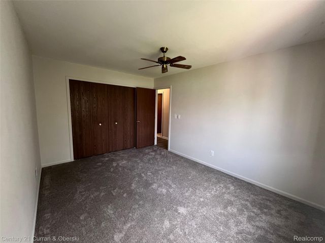 61958 Ticonderoga Drive, South Lyon, MI 48178