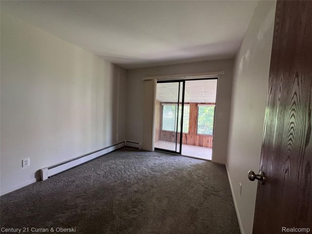 61958 Ticonderoga Drive, South Lyon, MI 48178