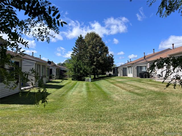 61958 Ticonderoga Drive, South Lyon, MI 48178