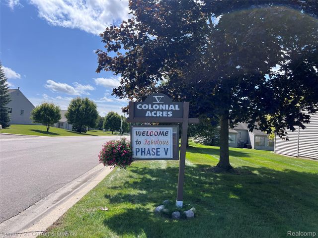 61958 Ticonderoga Drive, South Lyon, MI 48178