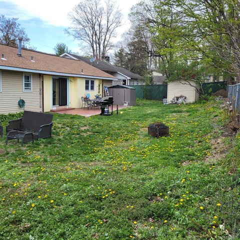 8 Windermere Avenue, Greenwood Lake, NY 10925