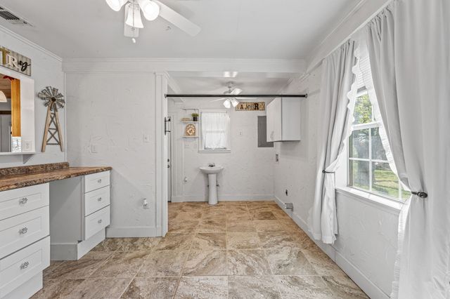800 County Road 322, Comanche, TX 76442
