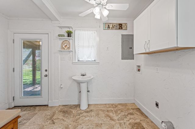 800 County Road 322, Comanche, TX 76442